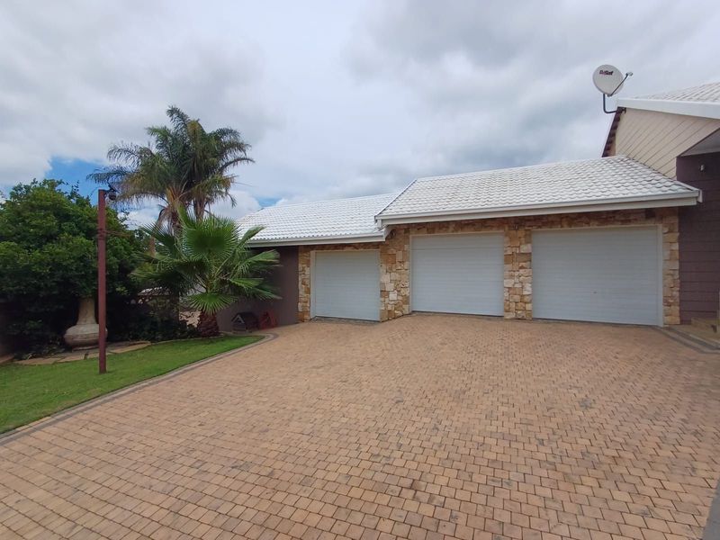 House For Sale in Wilkoppies - Photo 2