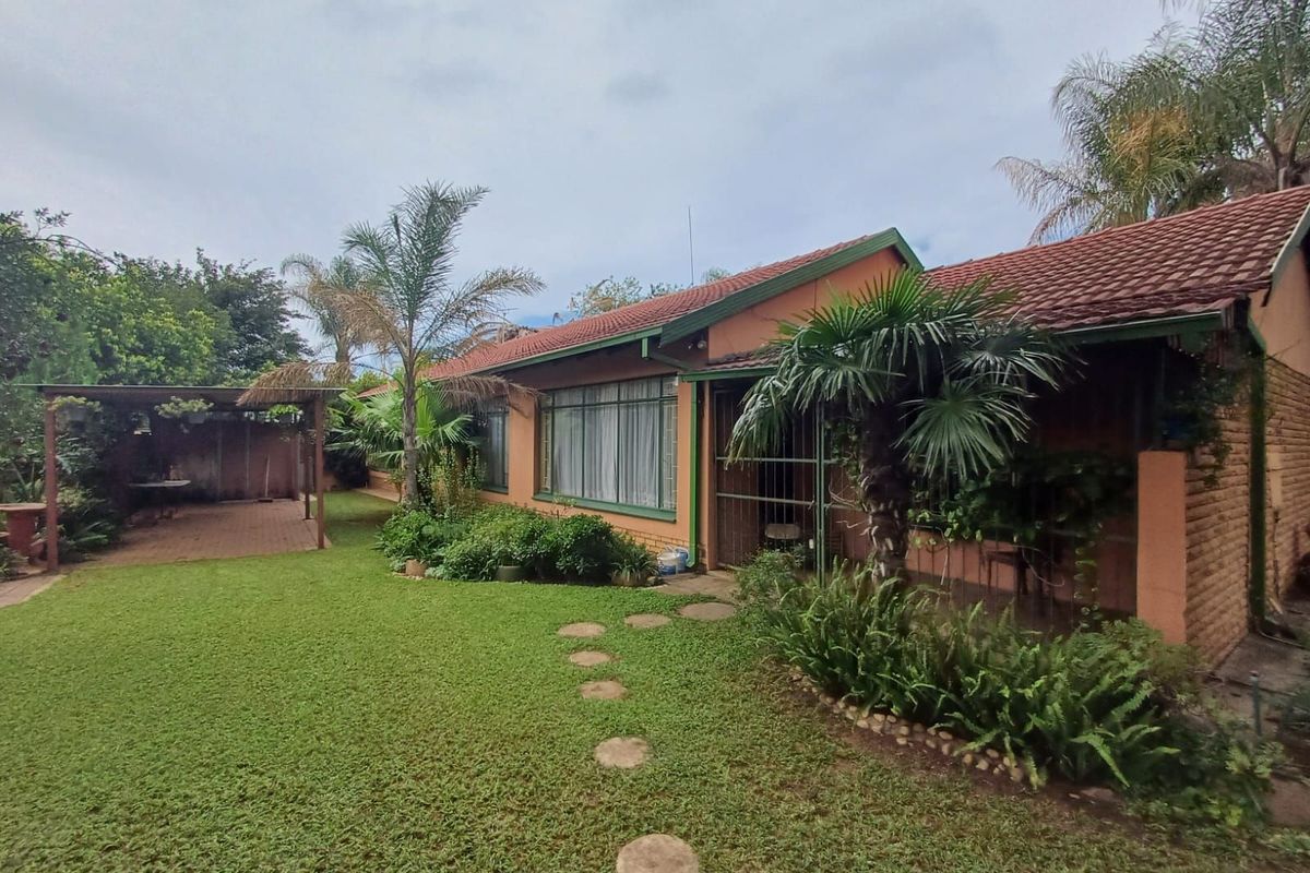 House For Sale in Wilkoppies - Photo 4