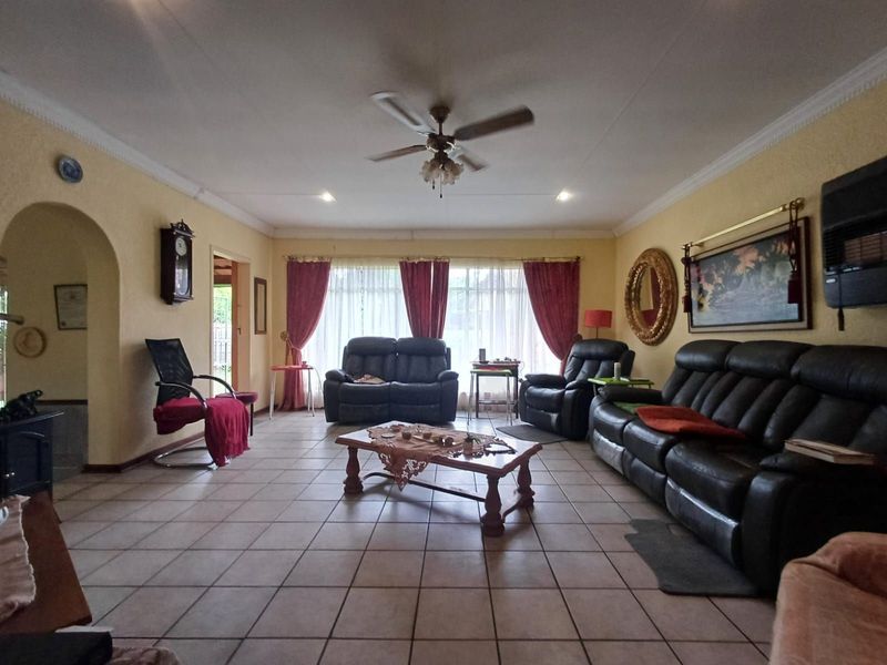 House For Sale in Wilkoppies - Photo 8