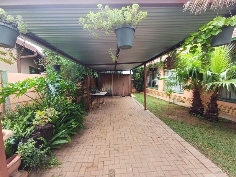 House For Sale in Wilkoppies - Photo 6