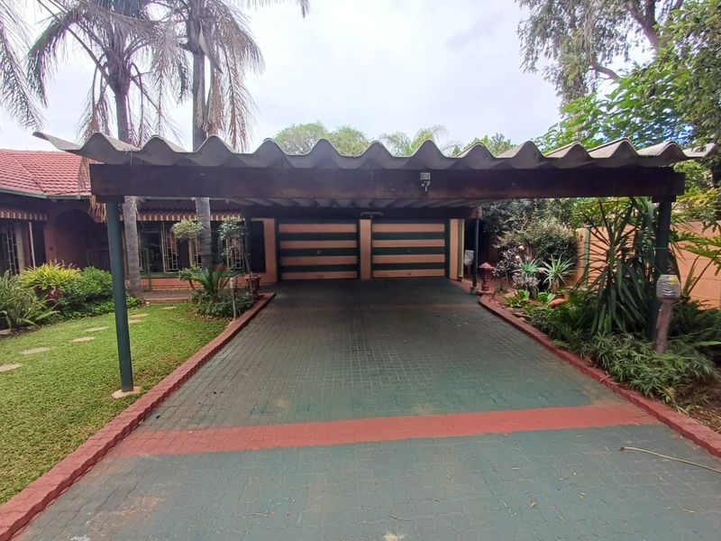 House For Sale in Wilkoppies - Photo 2