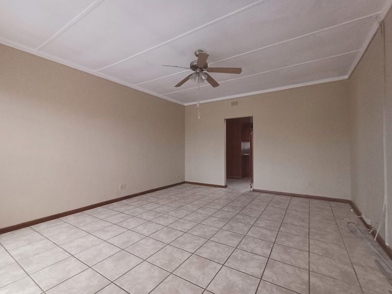 Townhouse For Sale in Neserhof - Photo 4