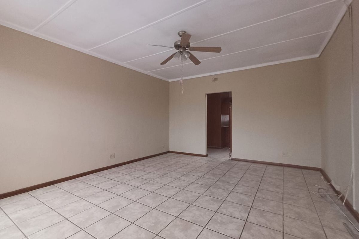 Townhouse For Sale in Neserhof - Photo 4