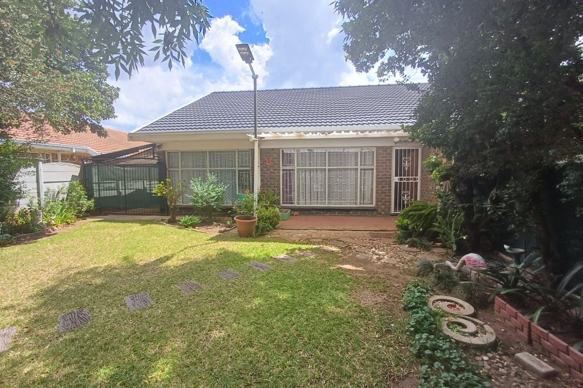 Townhouse For Sale in Neserhof - Photo 2