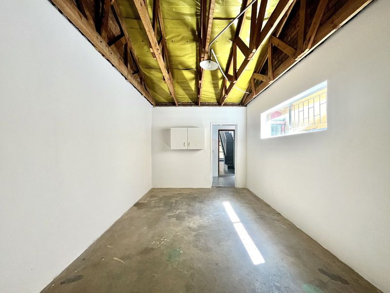 Townhouse For Sale in Dorandia - Photo 6