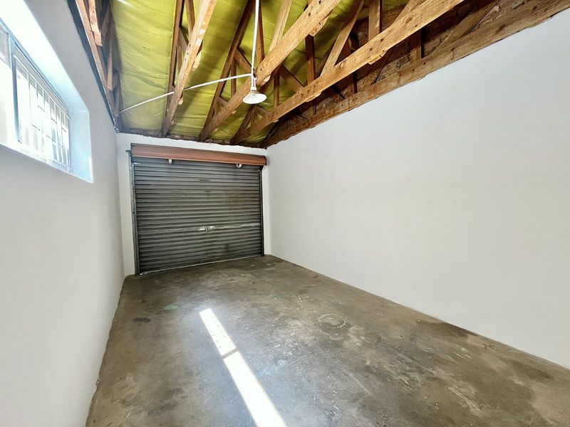 Townhouse For Sale in Dorandia - Photo 5