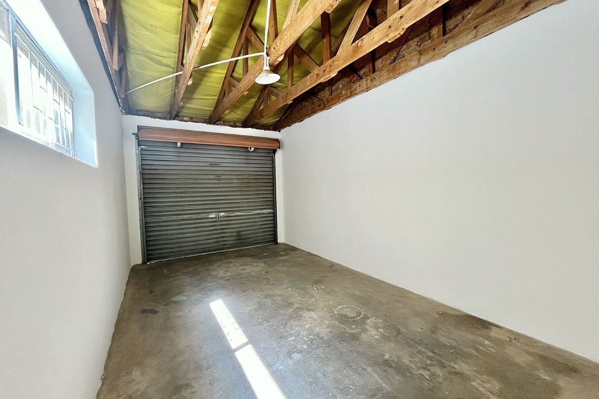 Townhouse For Sale in Dorandia - Photo 5