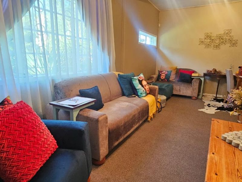 House For Sale in New Park - Photo 2