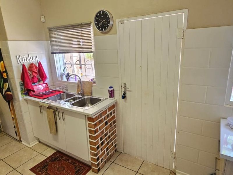 House For Sale in New Park - Photo 8