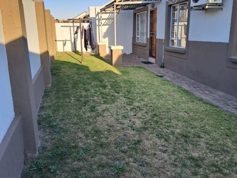 Townhouse For Sale in Tasbet Park - Photo 3