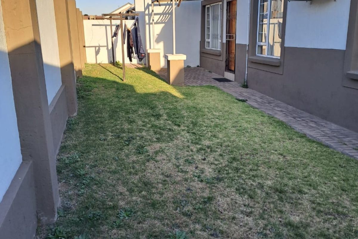 Townhouse For Sale in Tasbet Park - Photo 3