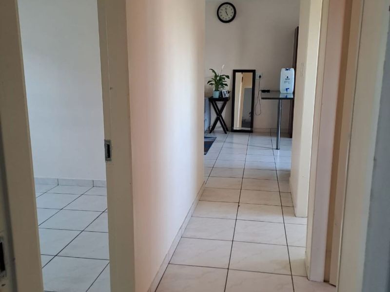 Townhouse For Sale in Tasbet Park - Photo 5