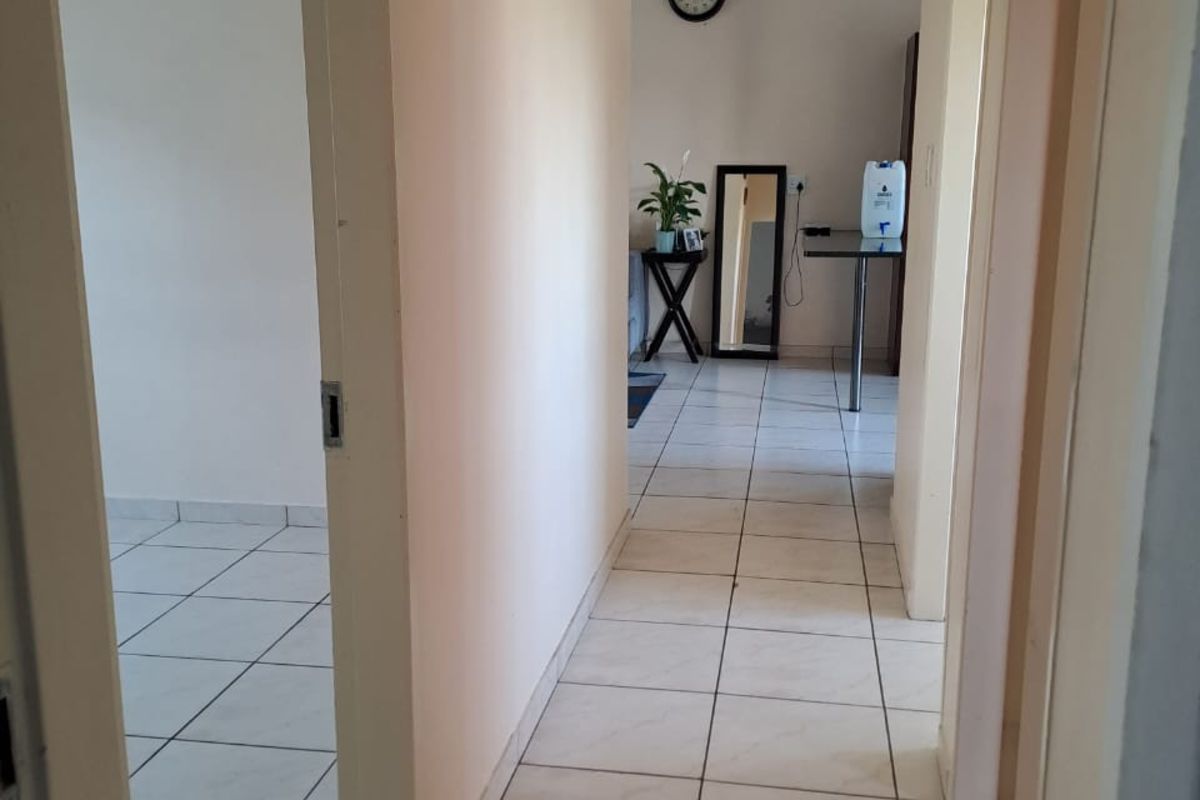 Townhouse For Sale in Tasbet Park - Photo 5