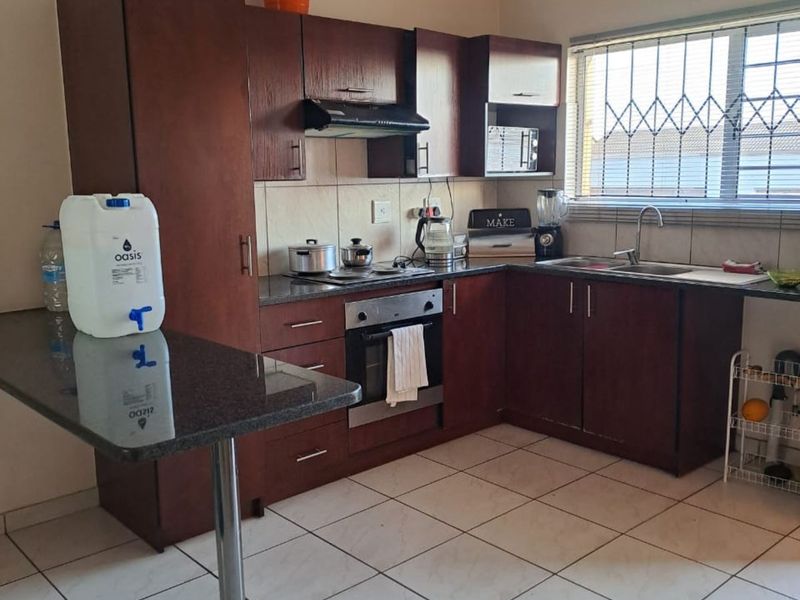 Townhouse For Sale in Tasbet Park - Photo 4