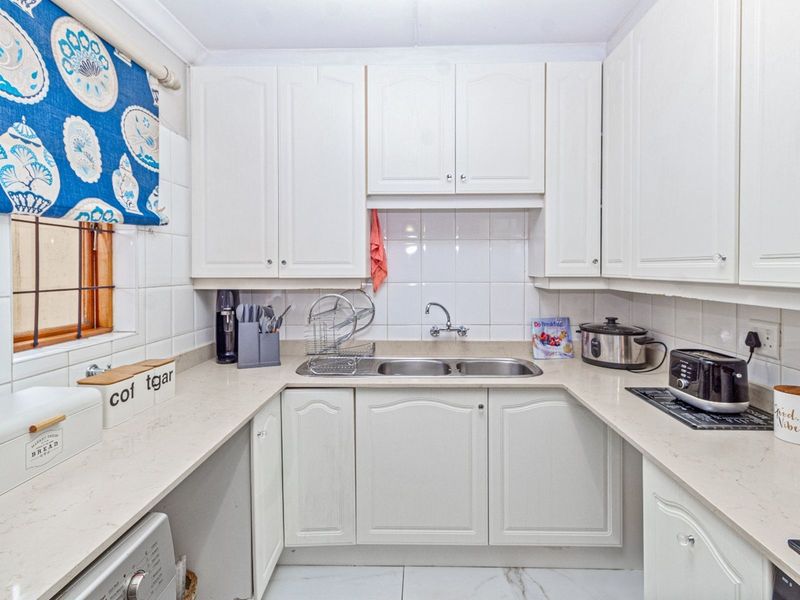 House For Sale in Lonehill - Photo 4