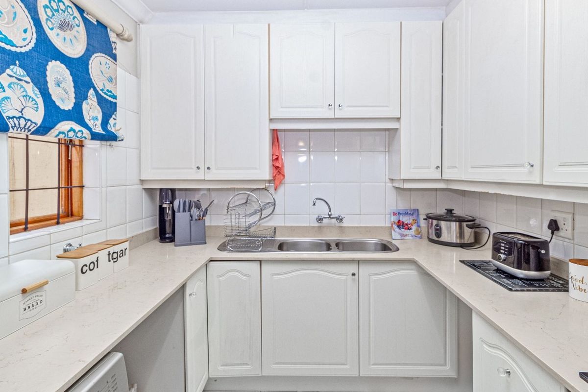 House For Sale in Lonehill - Photo 4