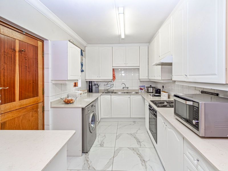 House For Sale in Lonehill - Photo 3