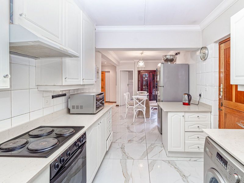 House For Sale in Lonehill - Photo 6