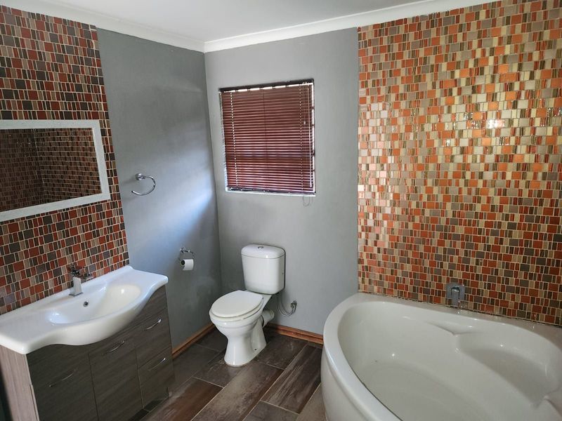 House For Sale in Secunda Central - Photo 5