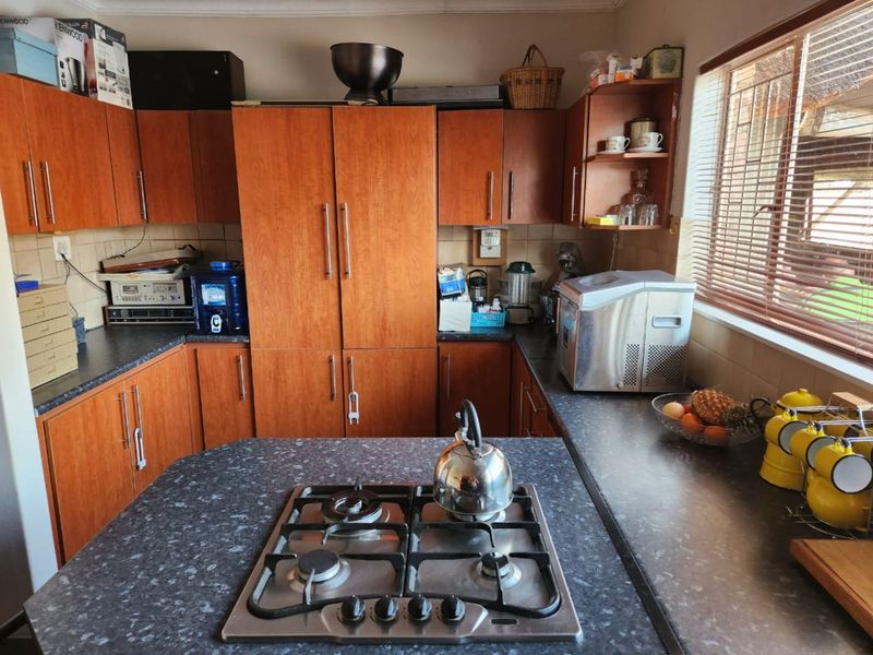 House For Sale in Penina Park - Photo 8