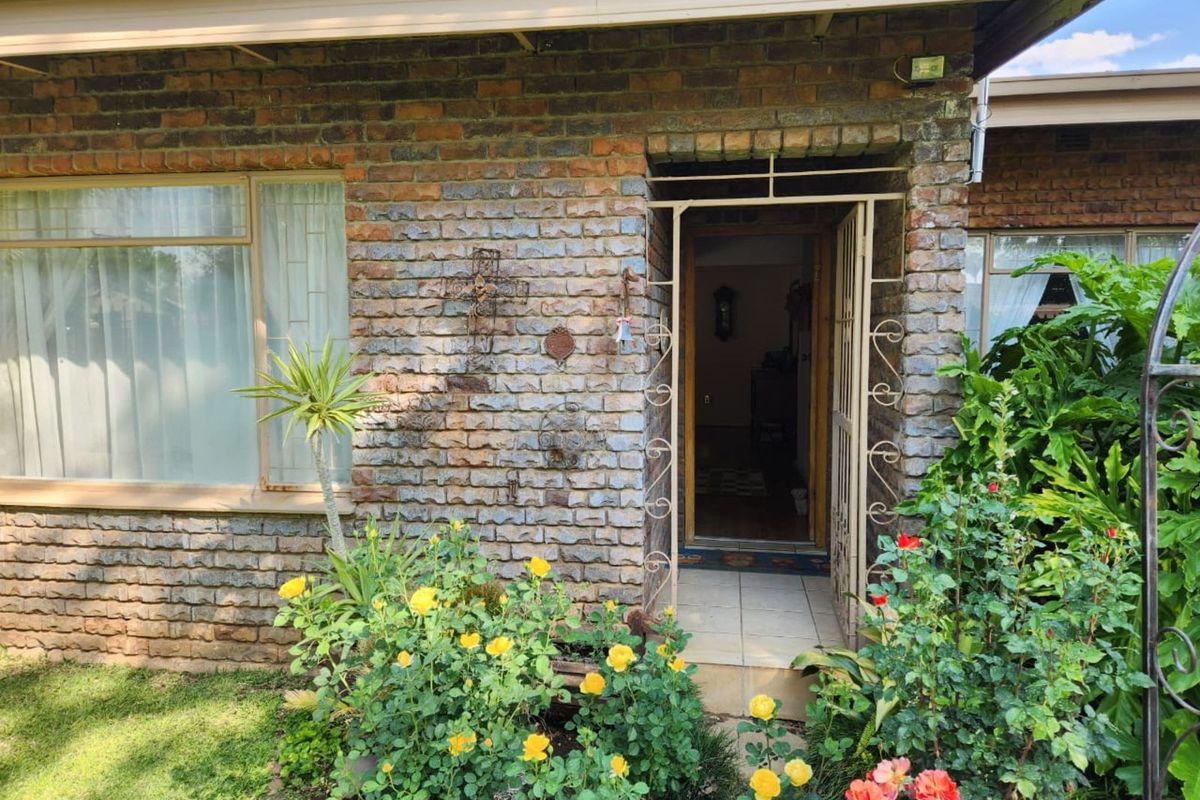 House For Sale in Penina Park - Photo 4