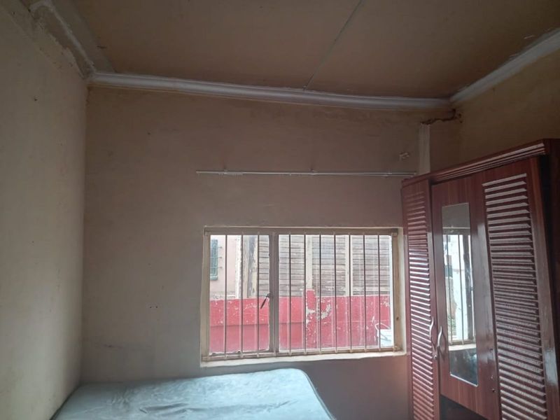 Townhouse For Sale in West Park - Photo 4