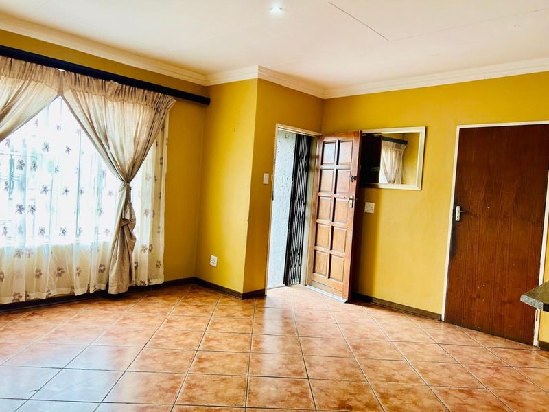 House For Sale in Klipfontein - Photo 3