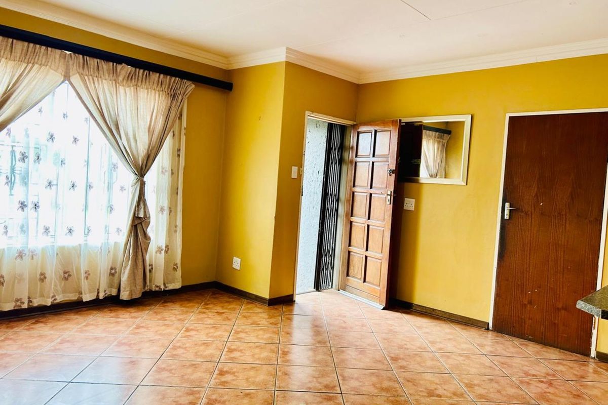 House For Sale in Klipfontein - Photo 3