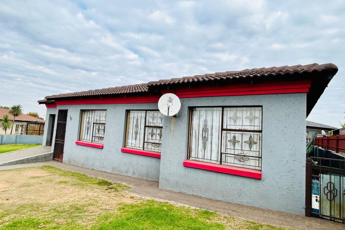 House For Sale in Klipfontein - Photo 4