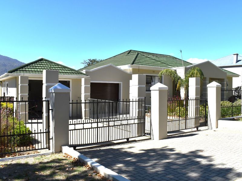 House For Sale in Villiersdorp Central - Photo 2