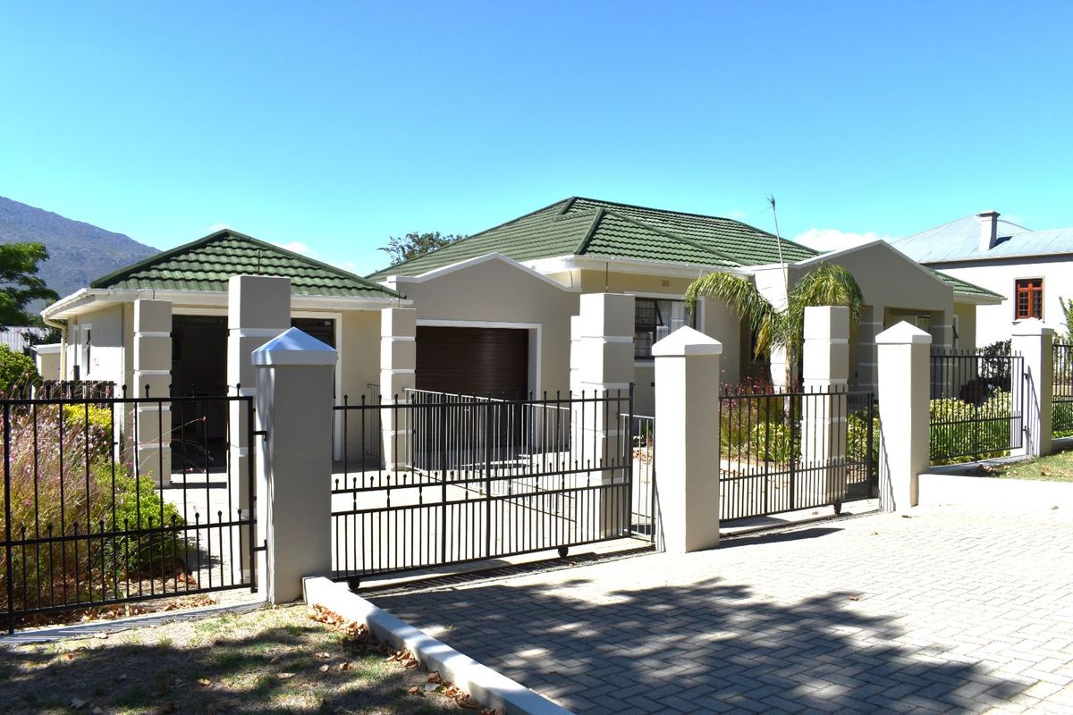 House For Sale in Villiersdorp Central - Photo 2