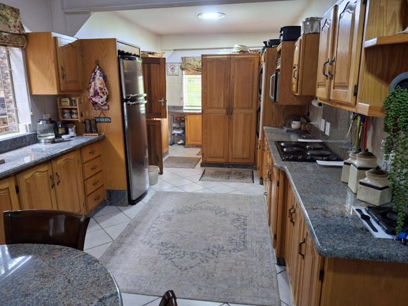 House For Sale in Pretoria North - Photo 2