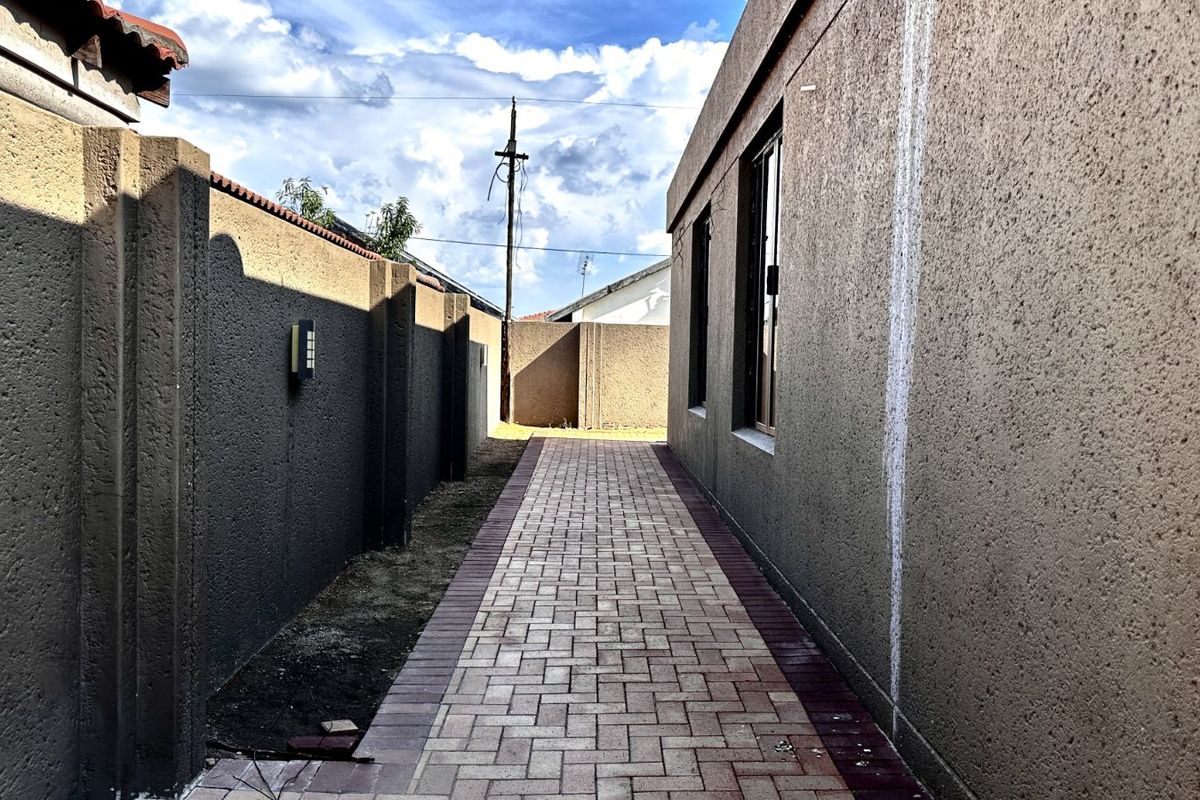 House For Sale in Ekangala - Photo 5