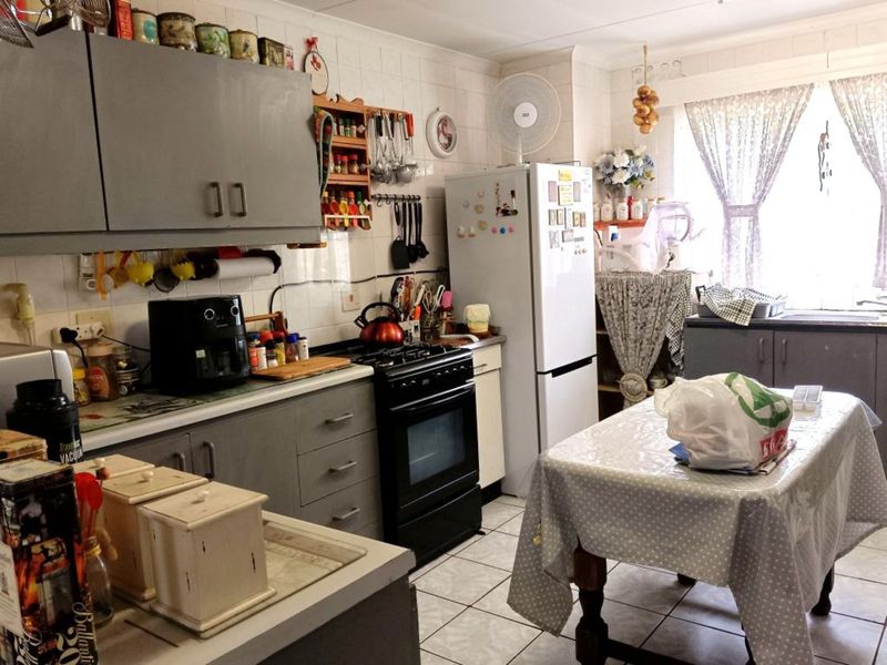 House For Sale in Flora Park - Photo 6