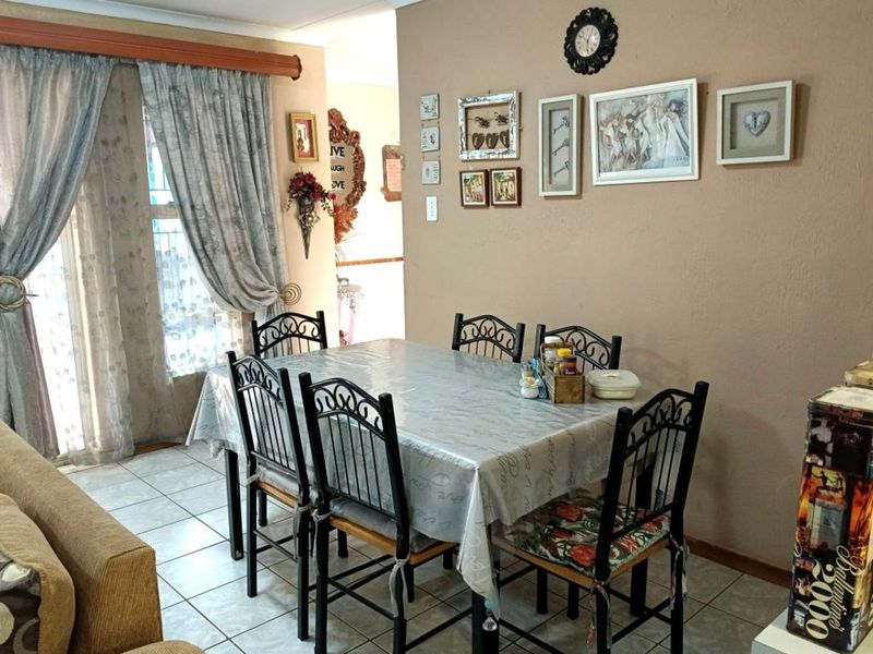 House For Sale in Flora Park - Photo 3