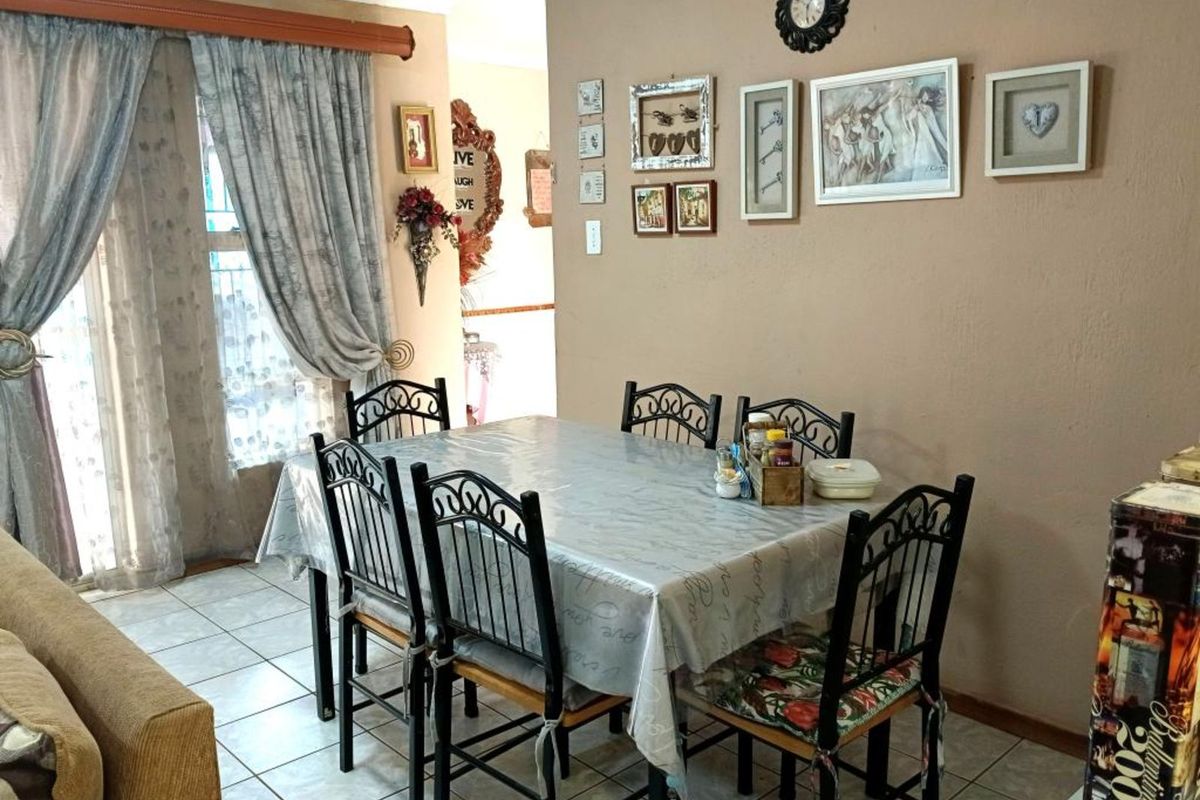 House For Sale in Flora Park - Photo 3