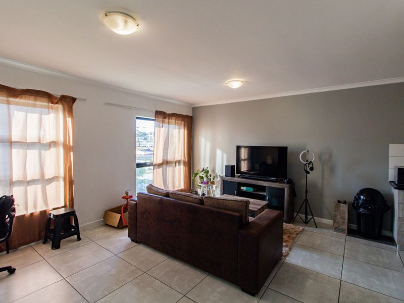 Apartment For Sale in Eersterivier Industria - Photo 3