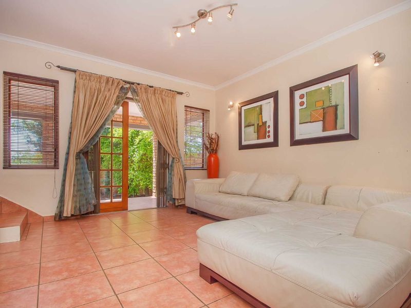 Townhouse For Sale in Ruimsig - Photo 10