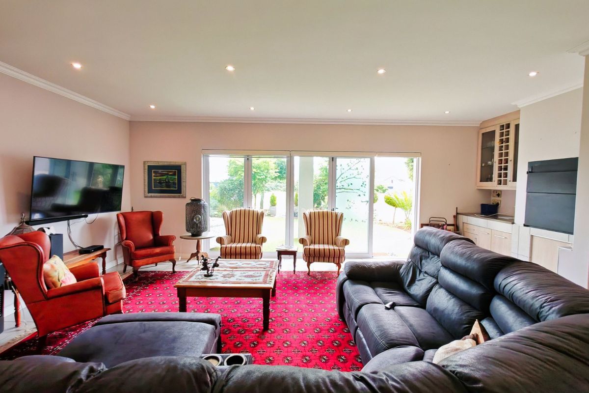 House For Sale in Kraaibosch Manor - Photo 2