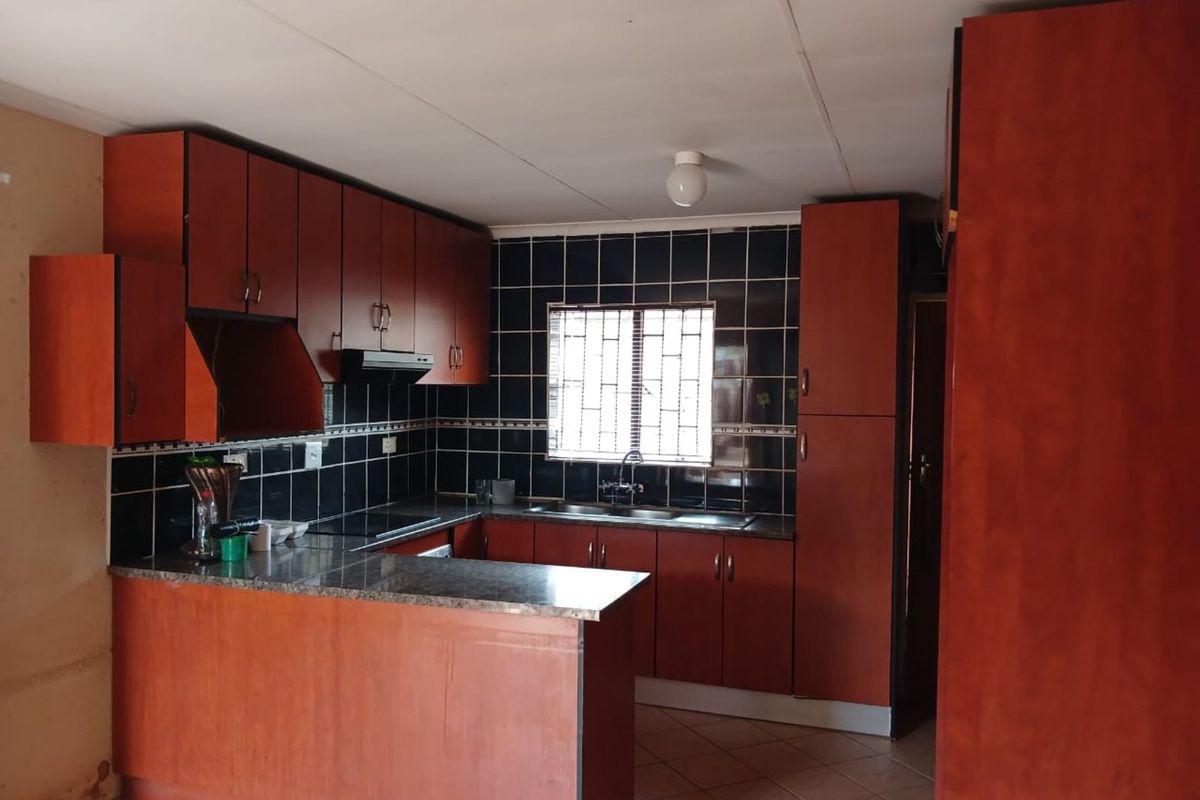 House For Sale in The Orchards - Photo 3