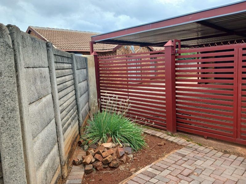 House For Sale in The Orchards - Photo 6