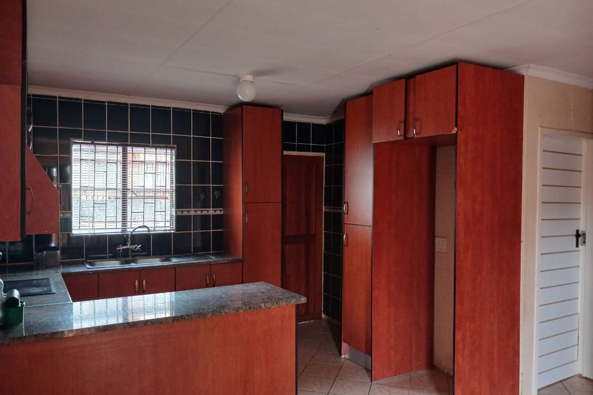 House For Sale in The Orchards - Photo 2