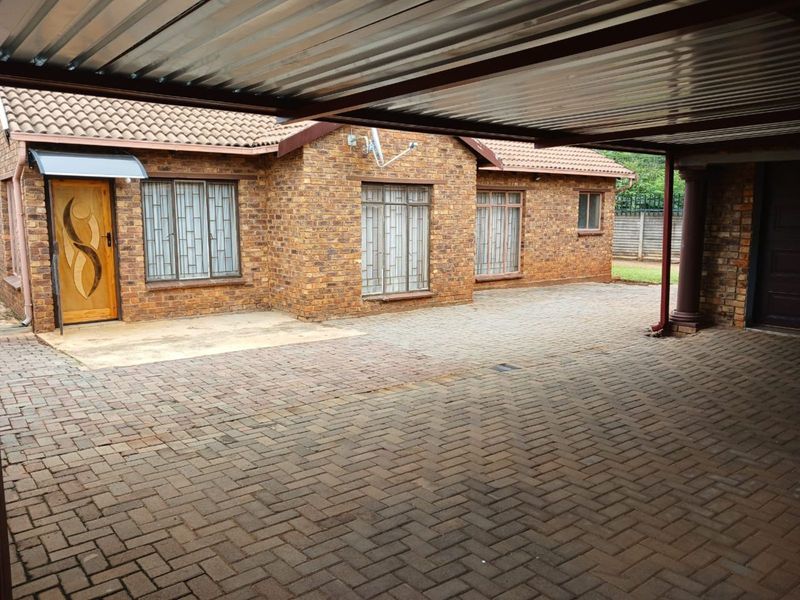 House For Sale in The Orchards - Photo 4