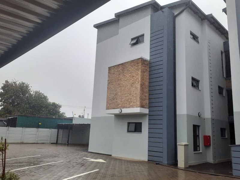 Apartment For Sale in Lyttelton Manor - Photo 2