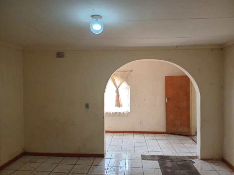 House For Sale in Vredefort Central - Photo 6