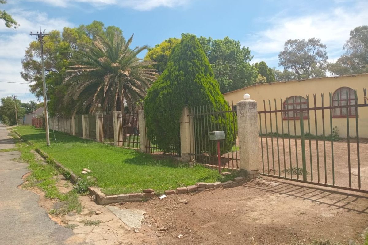 House For Sale in Vredefort Central - Photo 2