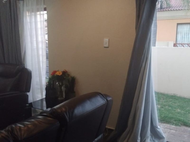 House For Sale in Reyno Ridge - Photo 2