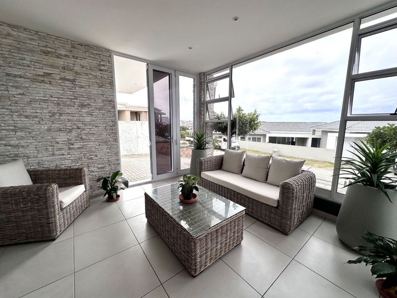 House For Sale in Pinnacle Point Golf Estate - Photo 4