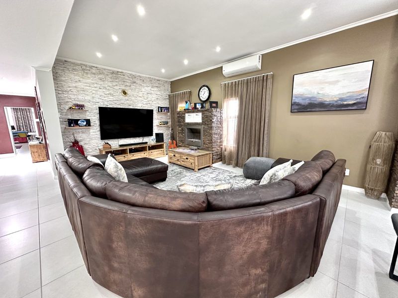 House For Sale in Pinnacle Point Golf Estate - Photo 9