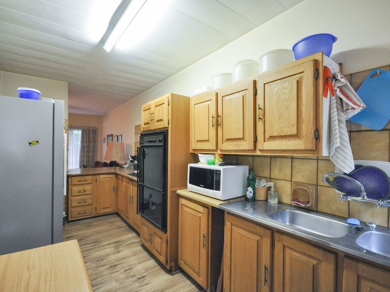 Townhouse For Sale in Faerie Glen - Photo 8